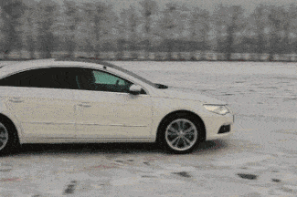 出行提示_雪地行車安全技巧_降雪天氣開(kāi)車注意事項(xiàng)
