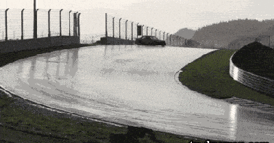 雨天開(kāi)車(chē)注意事項(xiàng)_出行提示_雨天安全出行