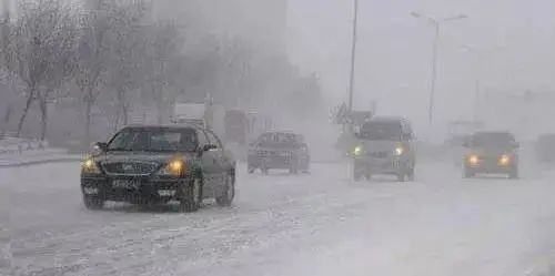 出行提示_雪天行車安全小貼士_冬季雪地駕駛技巧
