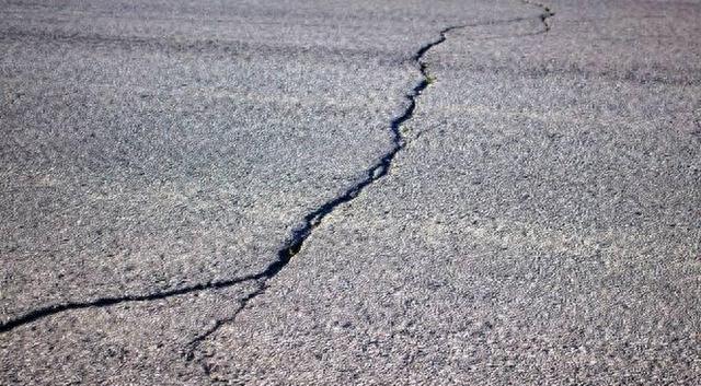 美國(guó)公路狀況_卡車運(yùn)輸對(duì)道路影響_路況