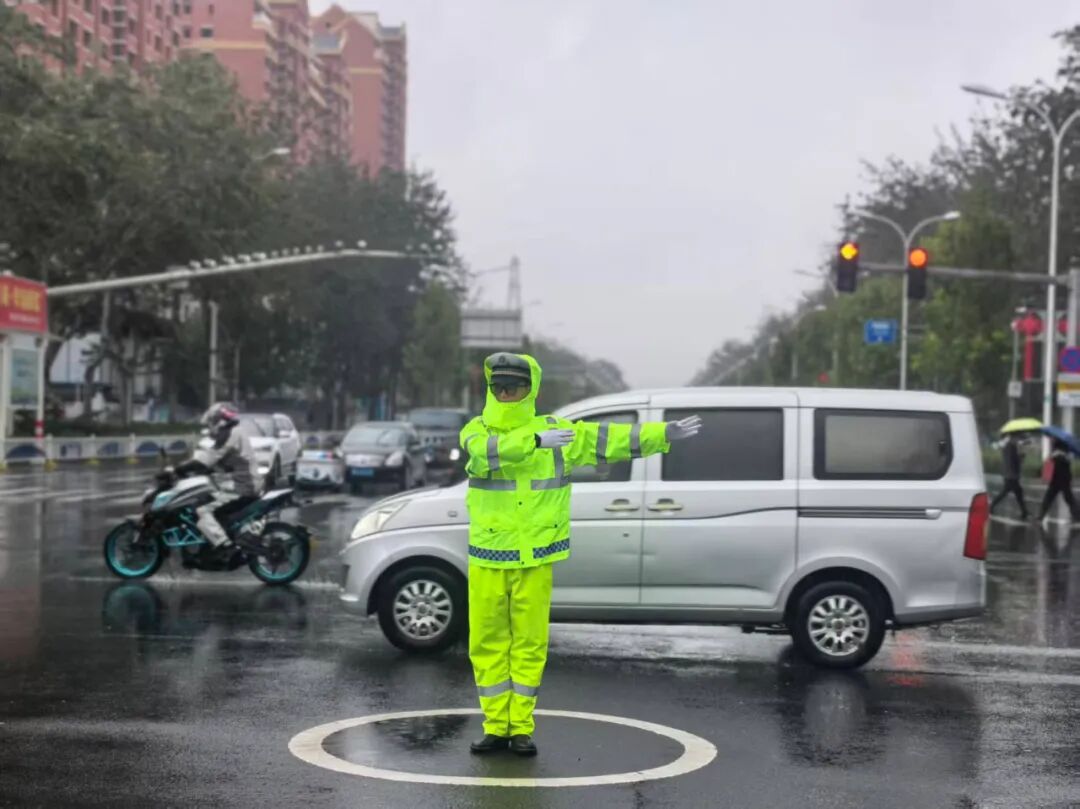 廊坊交警雨天出行安全_出行提示_京津冀強(qiáng)降雨路況信息