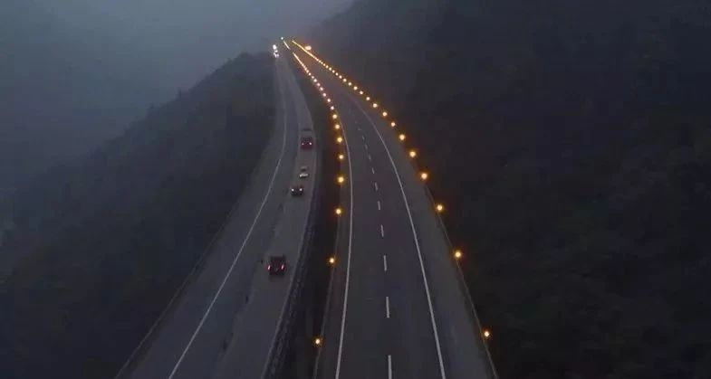 出行提示_低能見度行車技巧_霧天行車安全常識(shí)