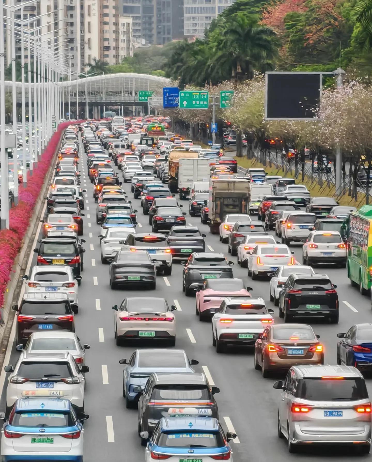 深圳外地車(chē)限行政策調(diào)整_限行_免限行申請(qǐng)次數(shù)翻倍