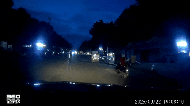 駕駛觀察禮讓行人_行車安全注意事項(xiàng)_路況