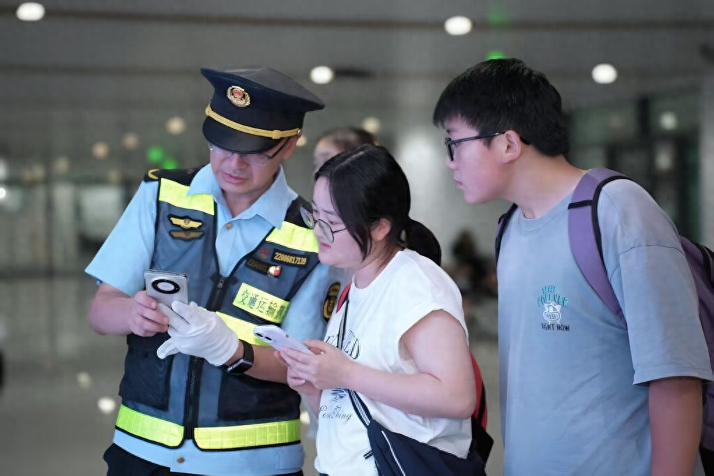 出行提示_網(wǎng)約車(chē)非法營(yíng)運(yùn)查處_重慶東站交通執(zhí)法