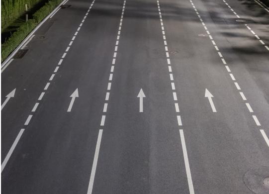 出行提示_鄭州市大風(fēng)藍(lán)色預(yù)警_大風(fēng)天氣安全出行