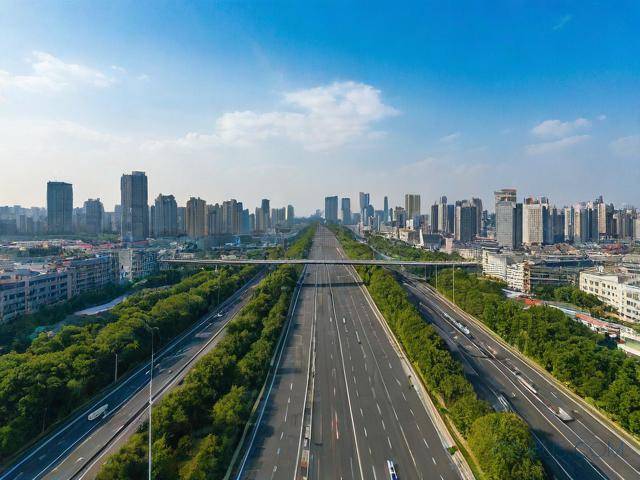 9月15日8時(shí)實(shí)時(shí)路況信息公布！城市道路與高速狀況全知曉